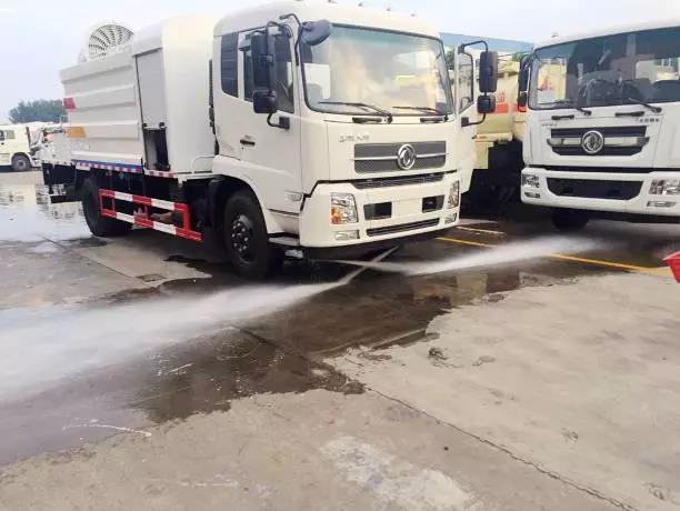 東風天錦多功能抑塵車多方位功能解析