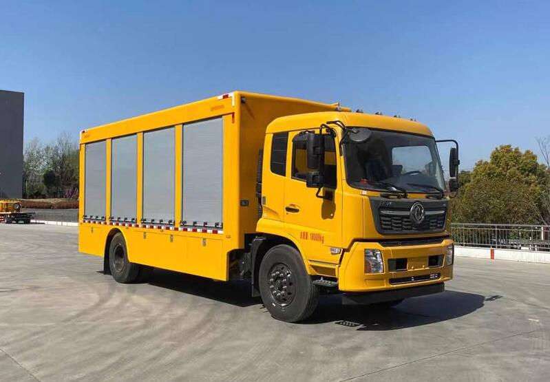 東風(fēng)天錦裝備車(chē)