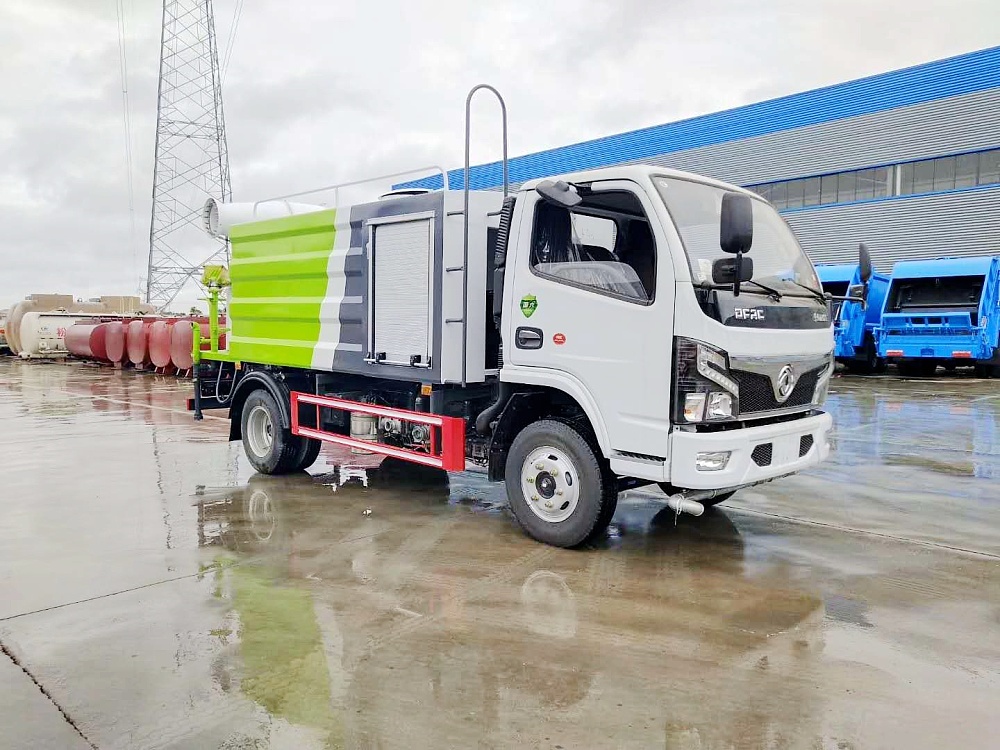 東風(fēng)小多利卡藍牌霧炮車(國六4.5立方/30-40米霧炮)