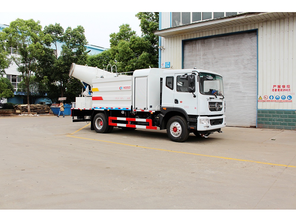 東風(fēng)D9霧炮車(chē)(國(guó)五10立方/50-100米霧炮)