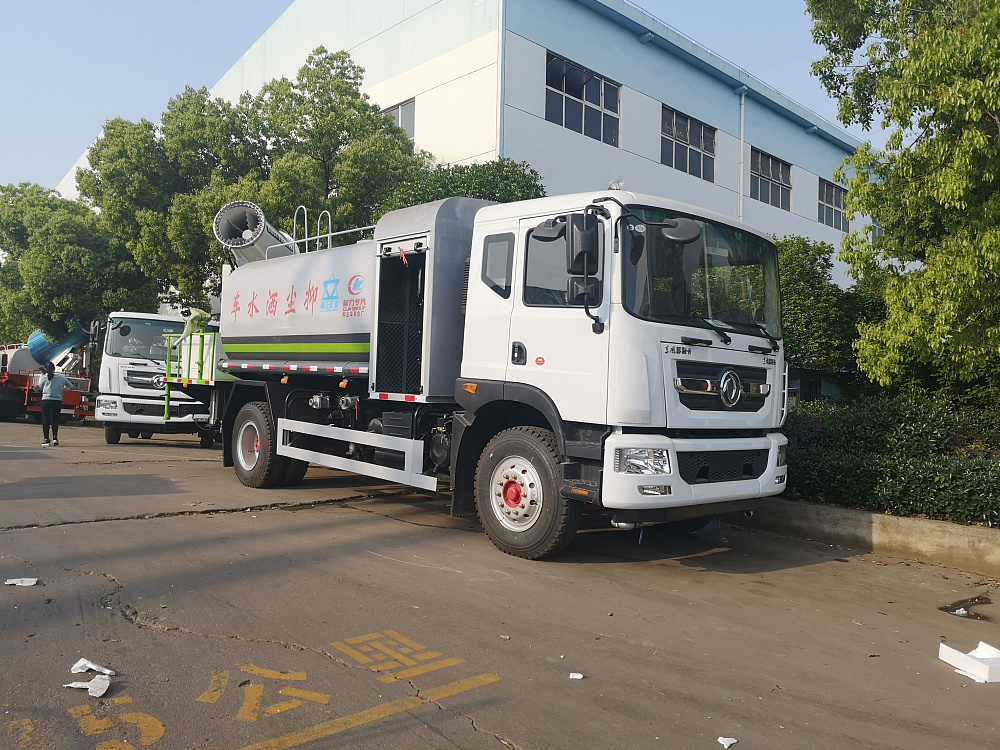 東風(fēng)D9抑塵車(chē)(國(guó)五10立方/50-100米霧炮)